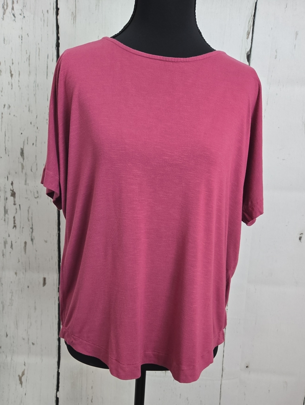 Soma Wknd Relaxed Short Sleeve Tee in Rose Womens Small